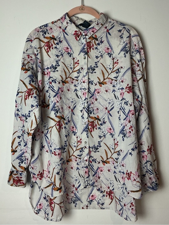 H&M Tops - H&M Floral Button-Down Women’s Shirt - Size 10